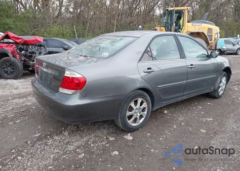 2005 Toyota Camry Xle V6 z USA, uszkodzony, nr VIN 4T1BF30K05U612785